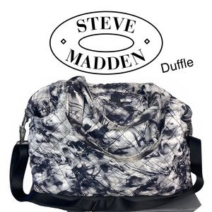 Steve Madden Large Black & White Tote Duffle Bag EUC